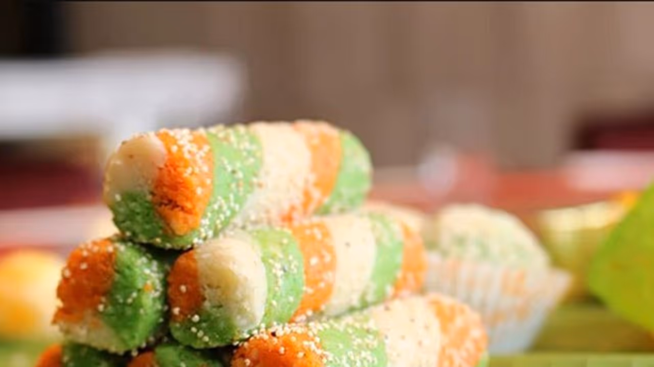 ফুড কালার ছাড়াই বানান তেরঙ্গা মিষ্টি, রইল স্বাধীনতা দিবস স্পেশ্যাল সন্দেশের রেসিপি