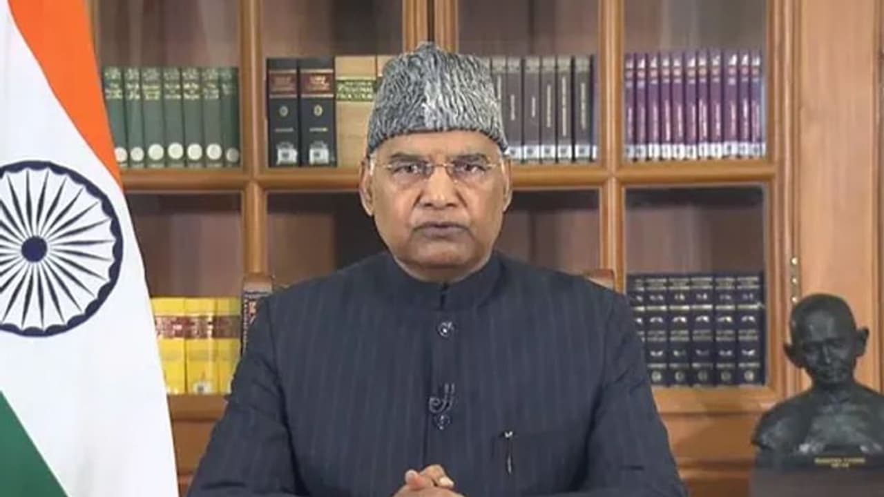 సంక్షోభ సమయంలో సమైక్య స్పూర్తిని చాటారు.. ఆ ఘనత దేశ ప్రజలదే: రాష్ట్రపతి రామ్నాథ్ కోవింద్ సంక్షోభ సమయంలో సమైక్య స్పూర్తిని చాటారు.. ఆ ఘనత దేశ ప్రజలదే: రాష్ట్రపతి రామ్నాథ్ కోవింద్