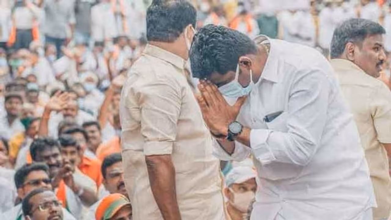 நயினார் நாகேந்திரன் பேச்சை ரசித்து கேட்டவர் தான் அண்ணாமலை.. இப்போது நாடகமாடுகிறார்.. விளாசும் அதிமுக எம்எல்ஏ நயினார் நாகேந்திரன் பேச்சை ரசித்து கேட்டவர் தான் அண்ணாமலை.. இப்போது நாடகமாடுகிறார்.. விளாசும் அதிமுக எம்எல்ஏ