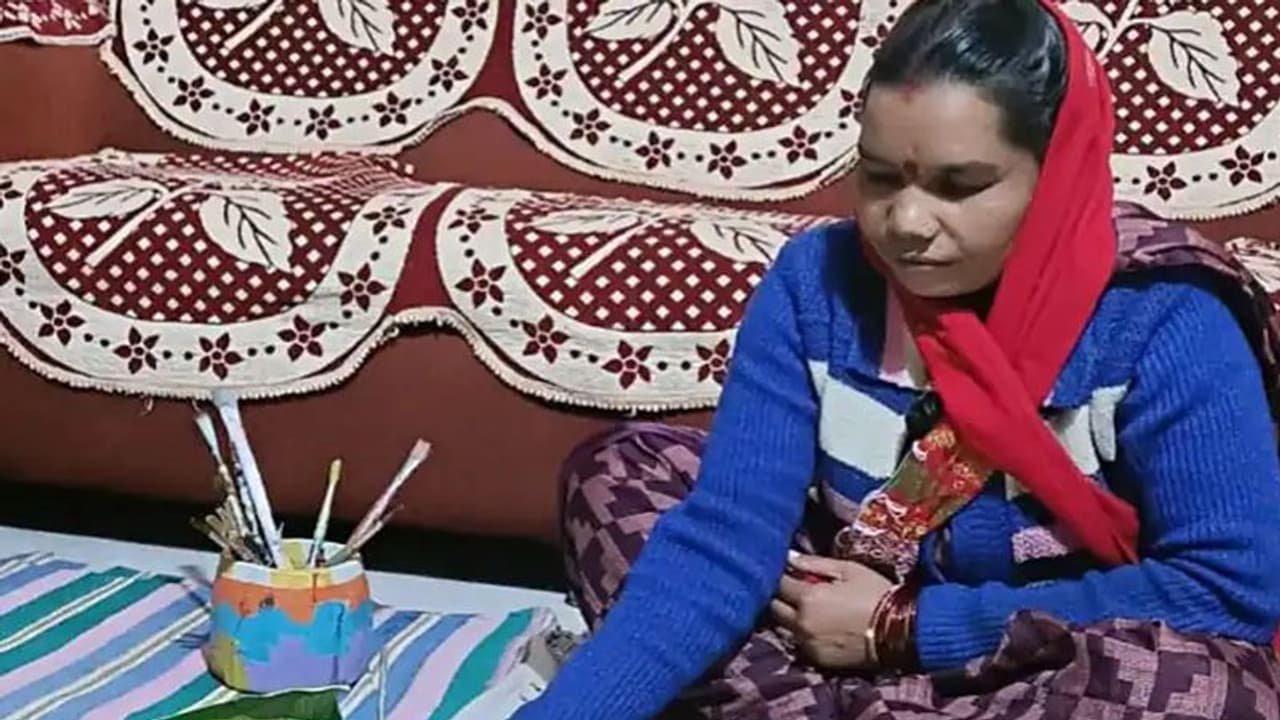 गरीबी में बीता बचपन लेकिन नहीं लड़खड़ाए पांव, कभी स्कूल भी न जाने वाली दुर्गाबाई को मिला Padma Shri पुरस्कार गरीबी में बीता बचपन लेकिन नहीं लड़खड़ाए पांव, कभी स्कूल भी न जाने वाली दुर्गाबाई को मिला Padma Shri पुरस्कार