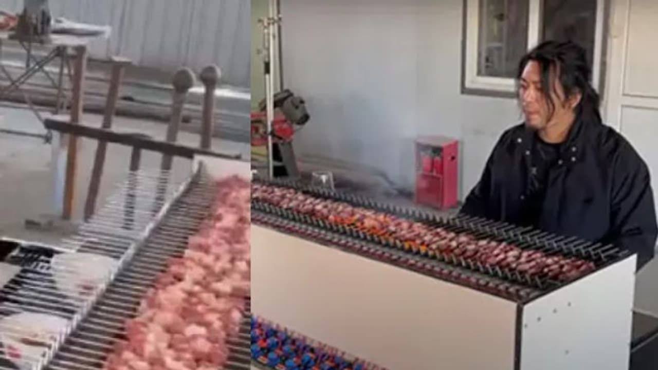 Viral Video: ഒരേ സമയം പിയാനോ വായനയും പാചകവും; വൈറലായി വീഡിയോ Viral Video: ഒരേ സമയം പിയാനോ വായനയും പാചകവും; വൈറലായി വീഡിയോ