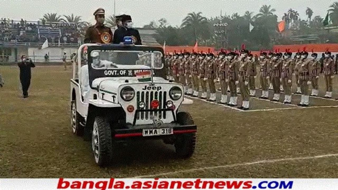 Republic Day: প্রজাতন্ত্র দিবসে 'লক্ষীর ভান্ডার' ট্যাবলো পদর্শন, সাঁওতালি ভাষায় বার্তা জেলাশাসকের Republic Day: প্রজাতন্ত্র দিবসে 'লক্ষীর ভান্ডার' ট্যাবলো পদর্শন, সাঁওতালি ভাষায় বার্তা জেলাশাসকের