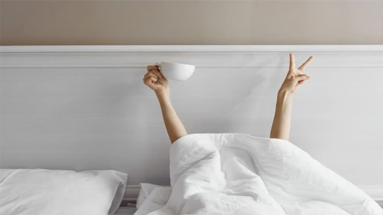 Health Tips: चाय कॉफी की जगह इन 5 चीजों से कर सकते हैं अपने दिन की शुरुआत, 1 घूंट से ही मिल जाएगी सुपर एनर्जी Health Tips: चाय कॉफी की जगह इन 5 चीजों से कर सकते हैं अपने दिन की शुरुआत, 1 घूंट से ही मिल जाएगी सुपर एनर्जी