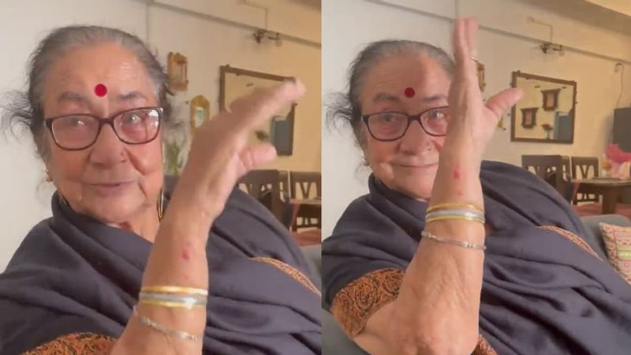 PM Modi को Anupam Kher की मां दुलारी बाई ने दिया आशीर्वाद, बोलीं मत रखो सिक्युरिटी, हम आपके साथ हैं PM Modi को Anupam Kher की मां दुलारी बाई ने दिया आशीर्वाद, बोलीं मत रखो सिक्युरिटी, हम आपके साथ हैं