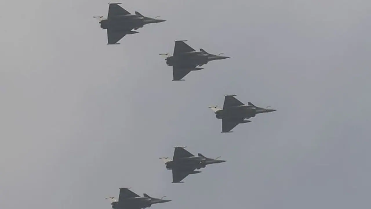 Republic Day 2022: Cockpit views of spectacular flypast will leave you gobsmacked