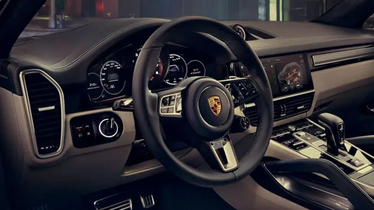 പുതിയ ഫീച്ചറുകളുമായി പോർഷെ കാറുകൾ