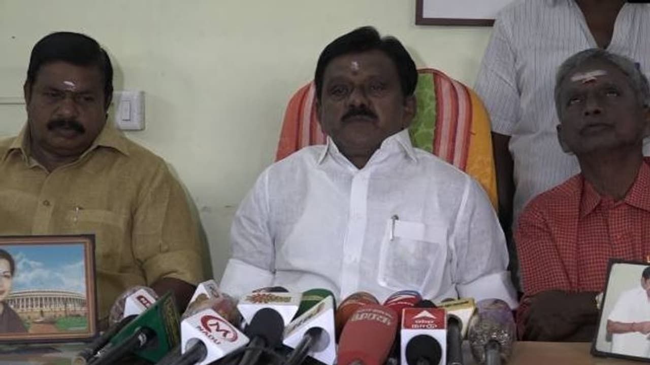 ஆண்மையிருந்தால் அதிமுக தயவில்லாமல் ஜெயித்துக் காட்டுங்கள்... நயினார் கருத்துக்கு அதிமுக நெத்தியடி பதில்!! ஆண்மையிருந்தால் அதிமுக தயவில்லாமல் ஜெயித்துக் காட்டுங்கள்... நயினார் கருத்துக்கு அதிமுக நெத்தியடி பதில்!!