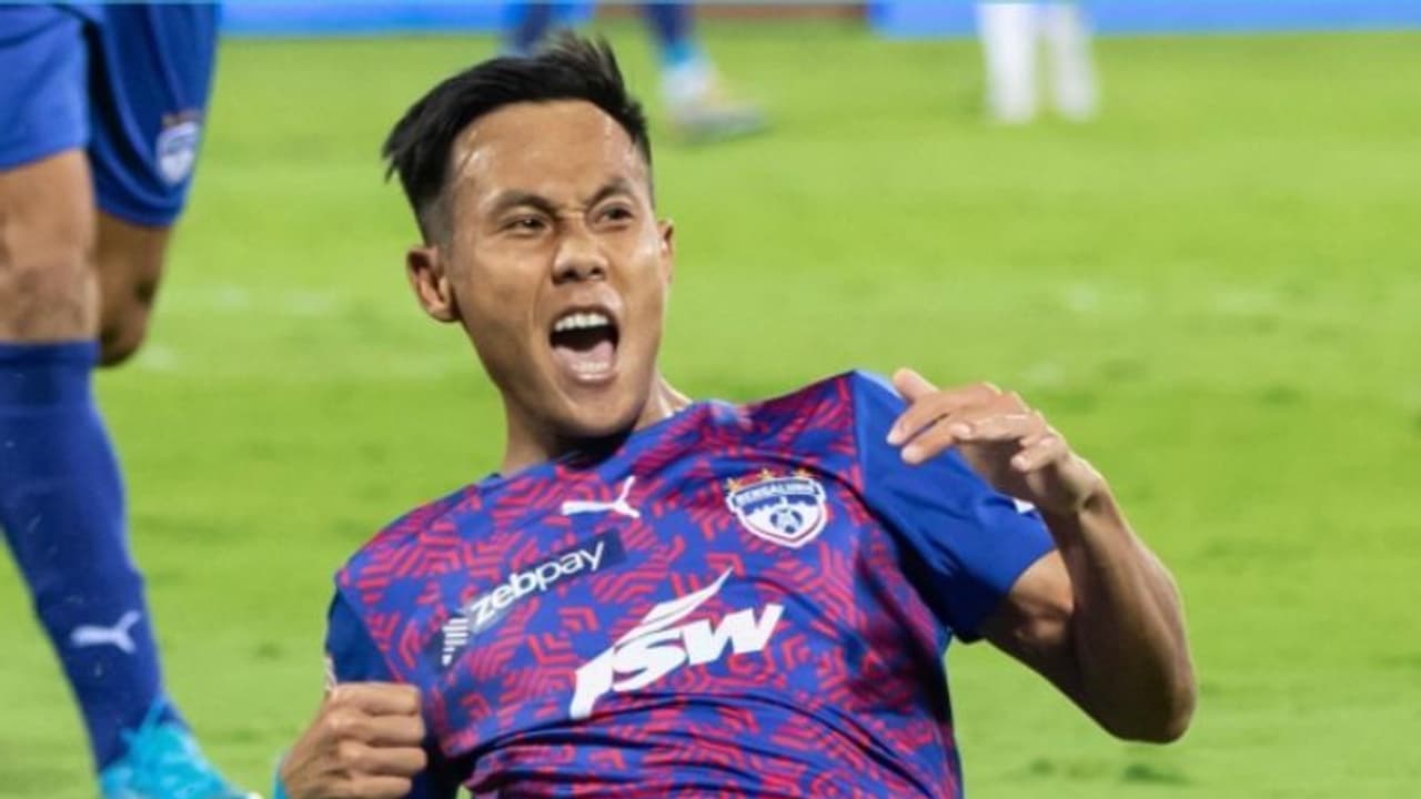 ISL 2021 22 : കളംനിറഞ്ഞ് ഛേത്രി, ഉദാന്തയ്ക്ക് ഇരട്ട ഗോള്; ചെന്നൈയിനെ തകര്ത്ത് ബെംഗളൂരു ISL 2021 22 : കളംനിറഞ്ഞ് ഛേത്രി, ഉദാന്തയ്ക്ക് ഇരട്ട ഗോള്; ചെന്നൈയിനെ തകര്ത്ത് ബെംഗളൂരു