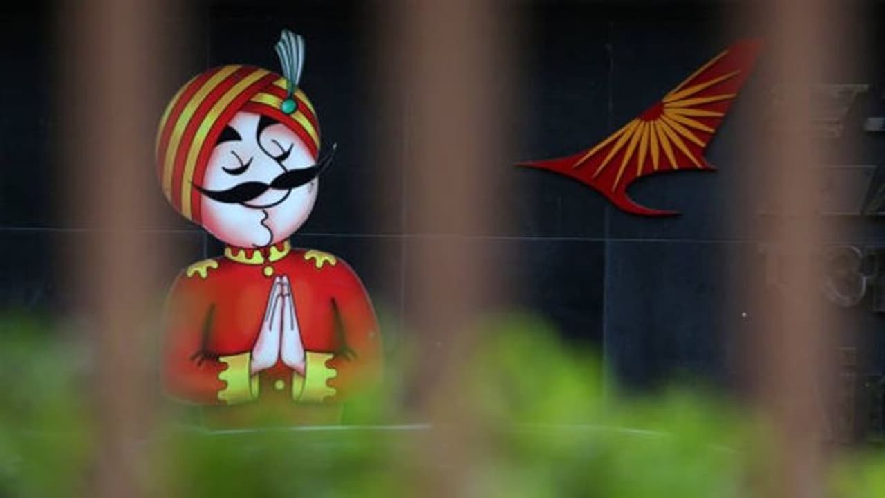 Air India: টাটা গ্রুপের হাতে এয়ার ইন্ডিয়া, বৃহস্পতিবার আনুষ্ঠানিক যাত্রা শুরু Air India: টাটা গ্রুপের হাতে এয়ার ইন্ডিয়া, বৃহস্পতিবার আনুষ্ঠানিক যাত্রা শুরু