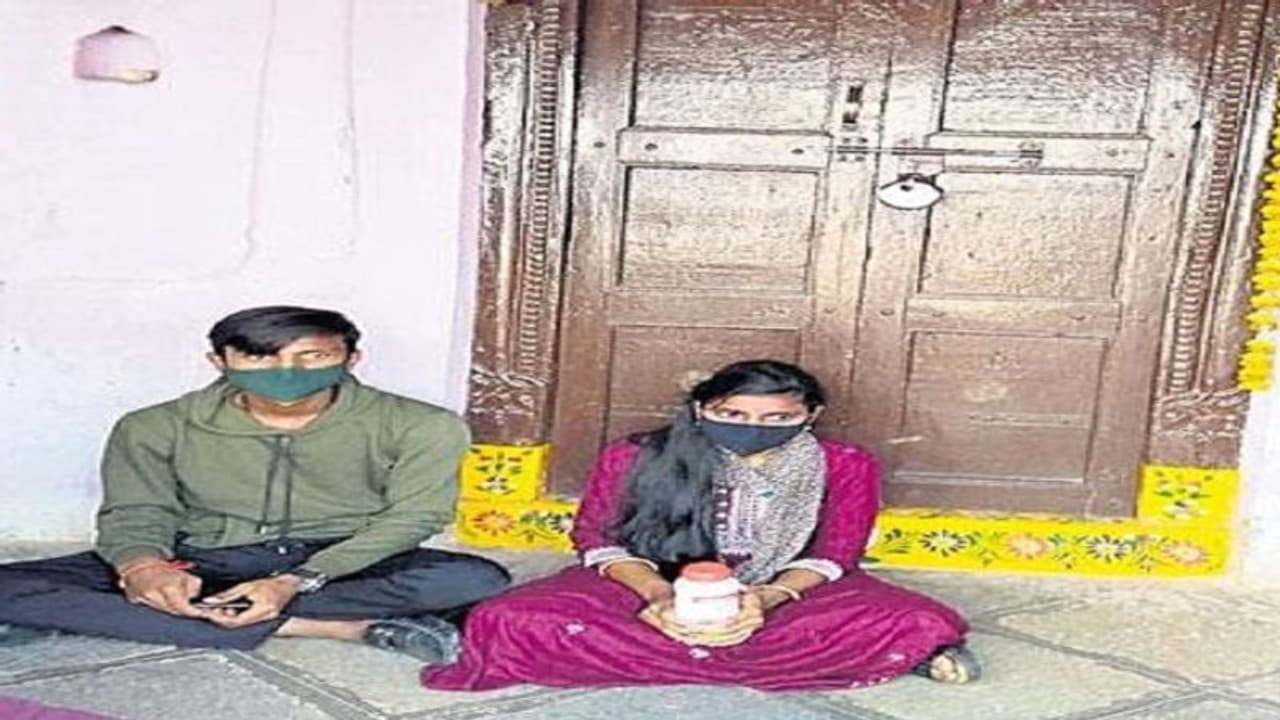 తాళి కట్టి.. లోబర్చుకొని తప్పించుకొని తిరిగిన కానిస్టేబుల్.. దీంతో ఆమె ఏం చేసిందంటే.. ? తాళి కట్టి.. లోబర్చుకొని తప్పించుకొని తిరిగిన కానిస్టేబుల్.. దీంతో ఆమె ఏం చేసిందంటే.. ?