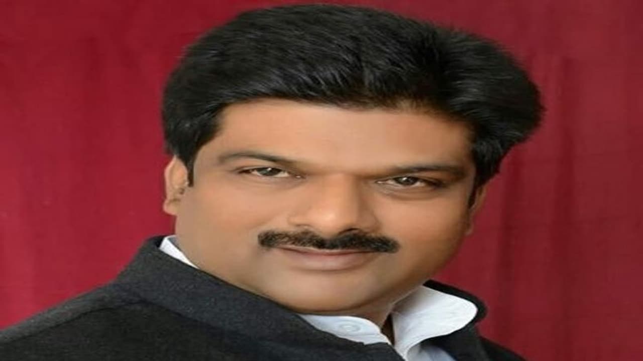 कन्नौज में टिकट कटने के बाद ताहिर ने सपा के खिलाफ खोला मोर्चा, कहा सपाइयों को गांव में घुसने मत देना