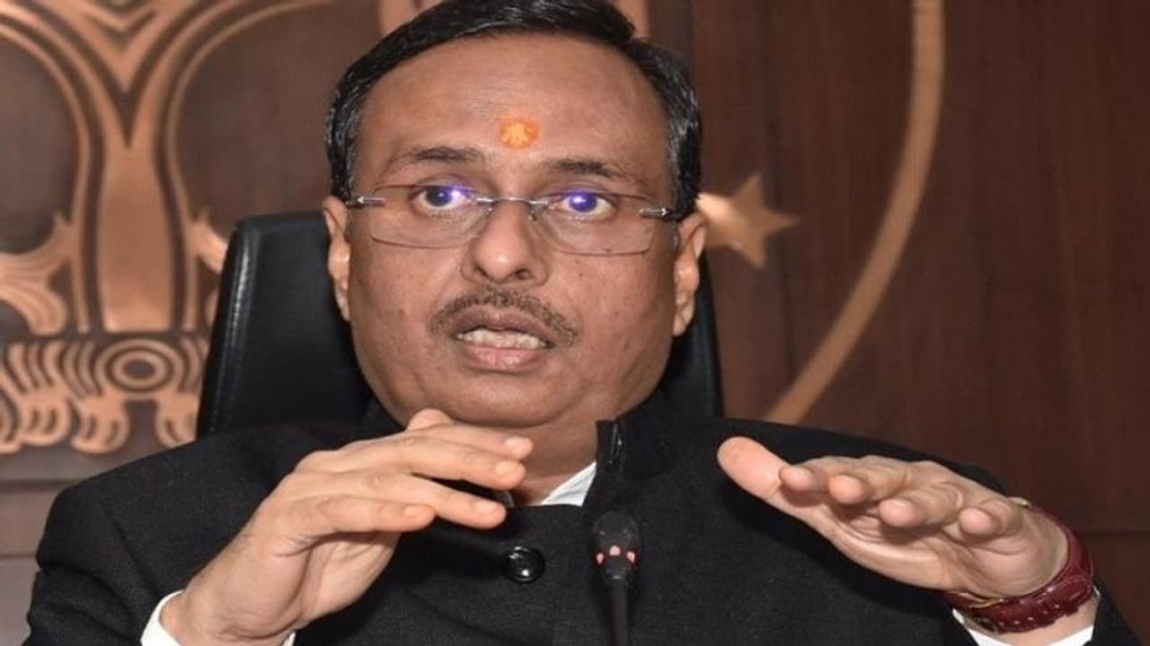 उपमुख्यमंत्री दिनेश शर्मा का विपक्ष पर हमला, कहा 'गलत बयानबाजी कर लोगों को गुमराह कर रहा मुद्दा विहीन विपक्ष उपमुख्यमंत्री दिनेश शर्मा का विपक्ष पर हमला, कहा 'गलत बयानबाजी कर लोगों को गुमराह कर रहा मुद्दा विहीन विपक्ष