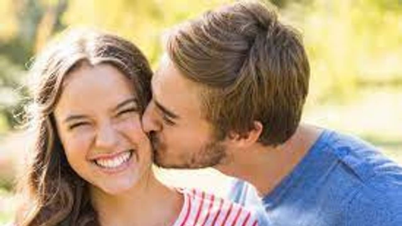 Hormones: ஹெபியோ ஹெப்பி..! உங்களை மகிழ்ச்சியாக வைத்திருக்க உதவும் 4 ஹார்மோன்கள்! எப்போது சுரக்கும் தெரியுமா?