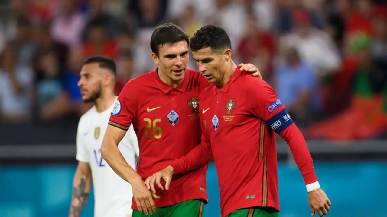 Can Cristiano Ronaldo persuade Portuguese teammate Joao Palhinha to join Manchester United this winter? Can Cristiano Ronaldo persuade Portuguese teammate Joao Palhinha to join Manchester United this winter?