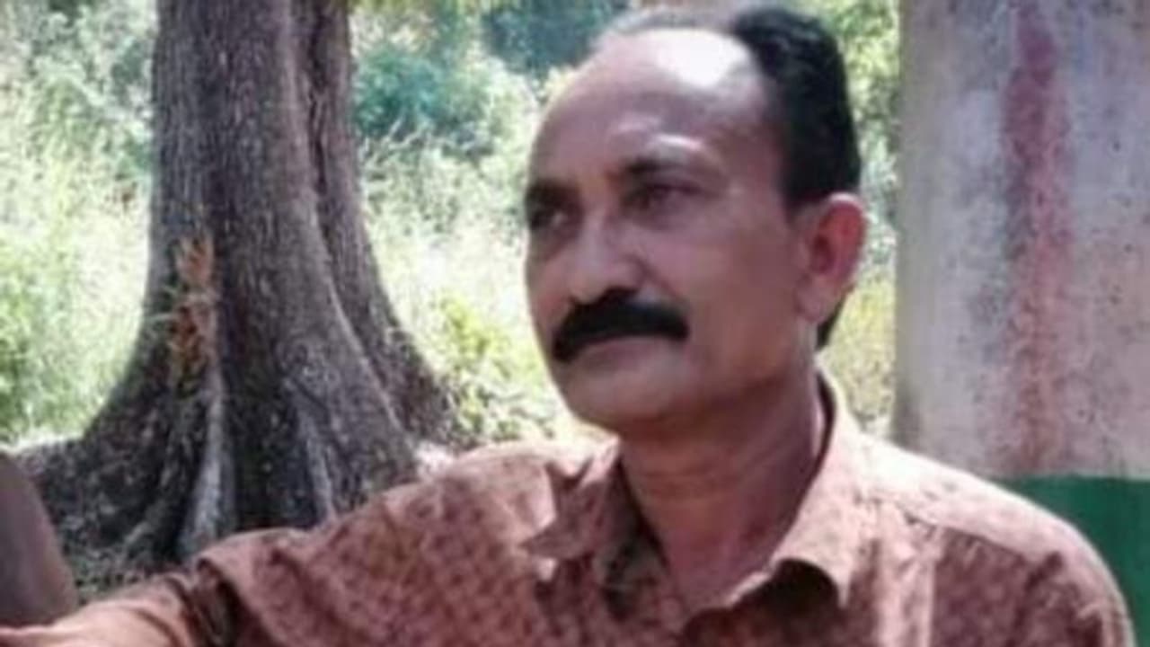 Accident Death : ആലപ്പുഴയില് അമിത വേഗതയിലെത്തിയ കാറിടിച്ച് സ്കൂട്ടർ യാത്രക്കാരൻ മരിച്ചു Accident Death : ആലപ്പുഴയില് അമിത വേഗതയിലെത്തിയ കാറിടിച്ച് സ്കൂട്ടർ യാത്രക്കാരൻ മരിച്ചു