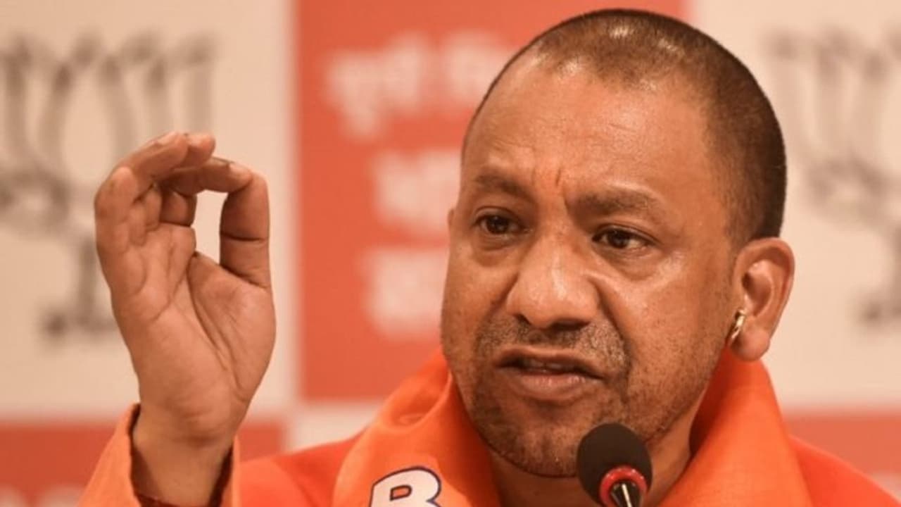 जिन्ना के बहाने सीएम योगी ने फिर अखिलेश पर किया वार, ट्वीट कर लिखी यह बड़ी बात जिन्ना के बहाने सीएम योगी ने फिर अखिलेश पर किया वार, ट्वीट कर लिखी यह बड़ी बात