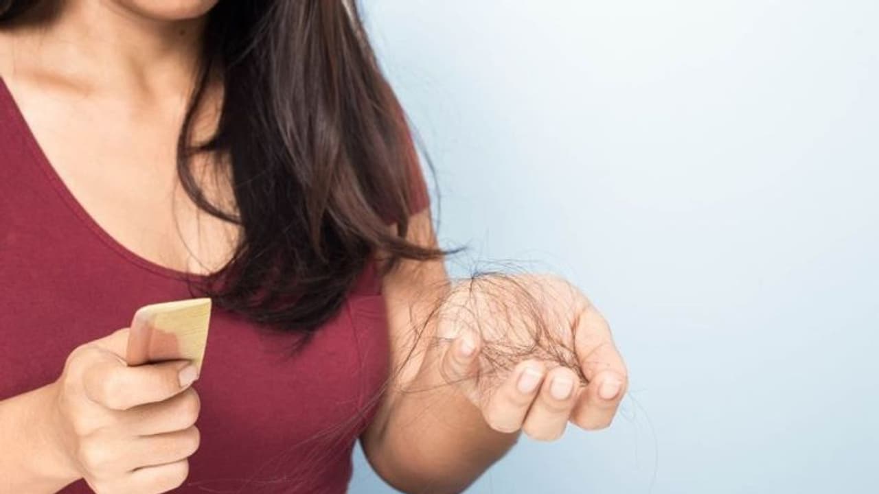 Hair Fall : മുടികൊഴിച്ചിൽ കുറയ്ക്കാൻ ഇതാ ഒരു ഹെൽത്തി ഡ്രിങ്ക്; റെസിപ്പി Hair Fall : മുടികൊഴിച്ചിൽ കുറയ്ക്കാൻ ഇതാ ഒരു ഹെൽത്തി ഡ്രിങ്ക്; റെസിപ്പി