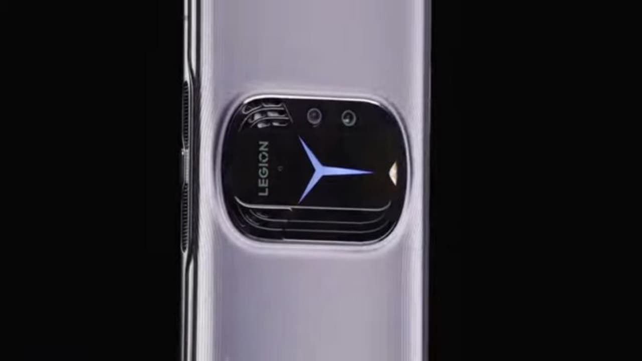 Lenovo Legion Y90 गेमिंग स्मार्टफोन की स्पेसिफिकेशन हुई लीक, देखें पूरी डिटेल Lenovo Legion Y90 गेमिंग स्मार्टफोन की स्पेसिफिकेशन हुई लीक, देखें पूरी डिटेल