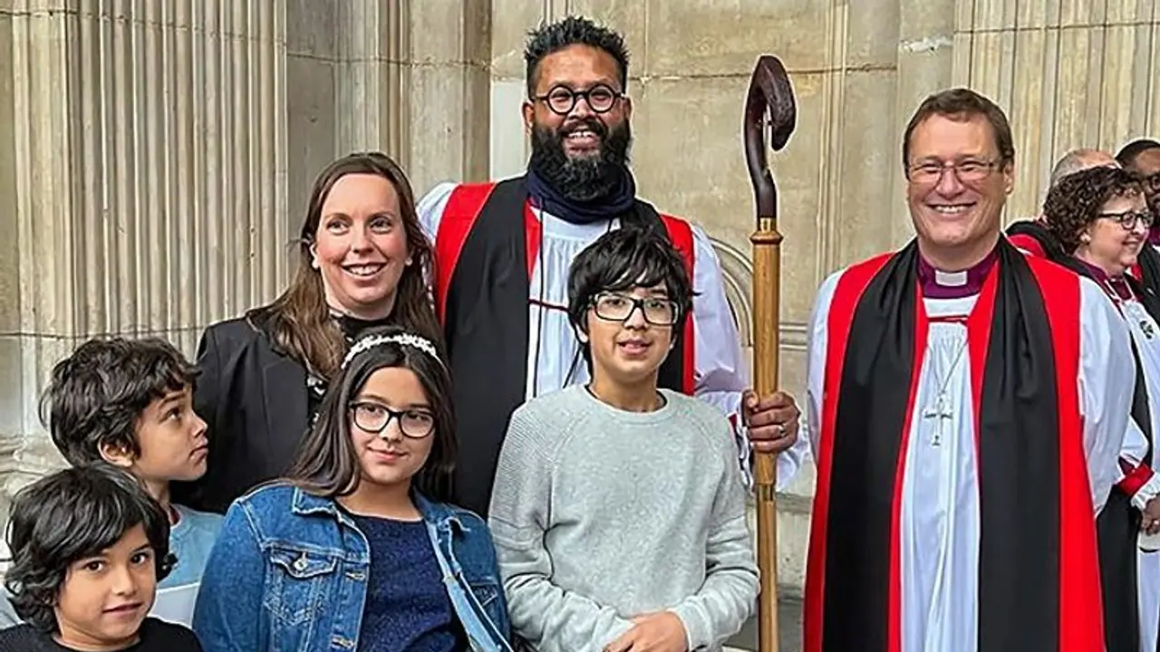 చర్చ్ ఆఫ్ ఇంగ్లాండ్లో అతి పిన్న వయస్కుడైన బిషప్ మన భారతీయుడే... చర్చ్ ఆఫ్ ఇంగ్లాండ్లో అతి పిన్న వయస్కుడైన బిషప్ మన భారతీయుడే...