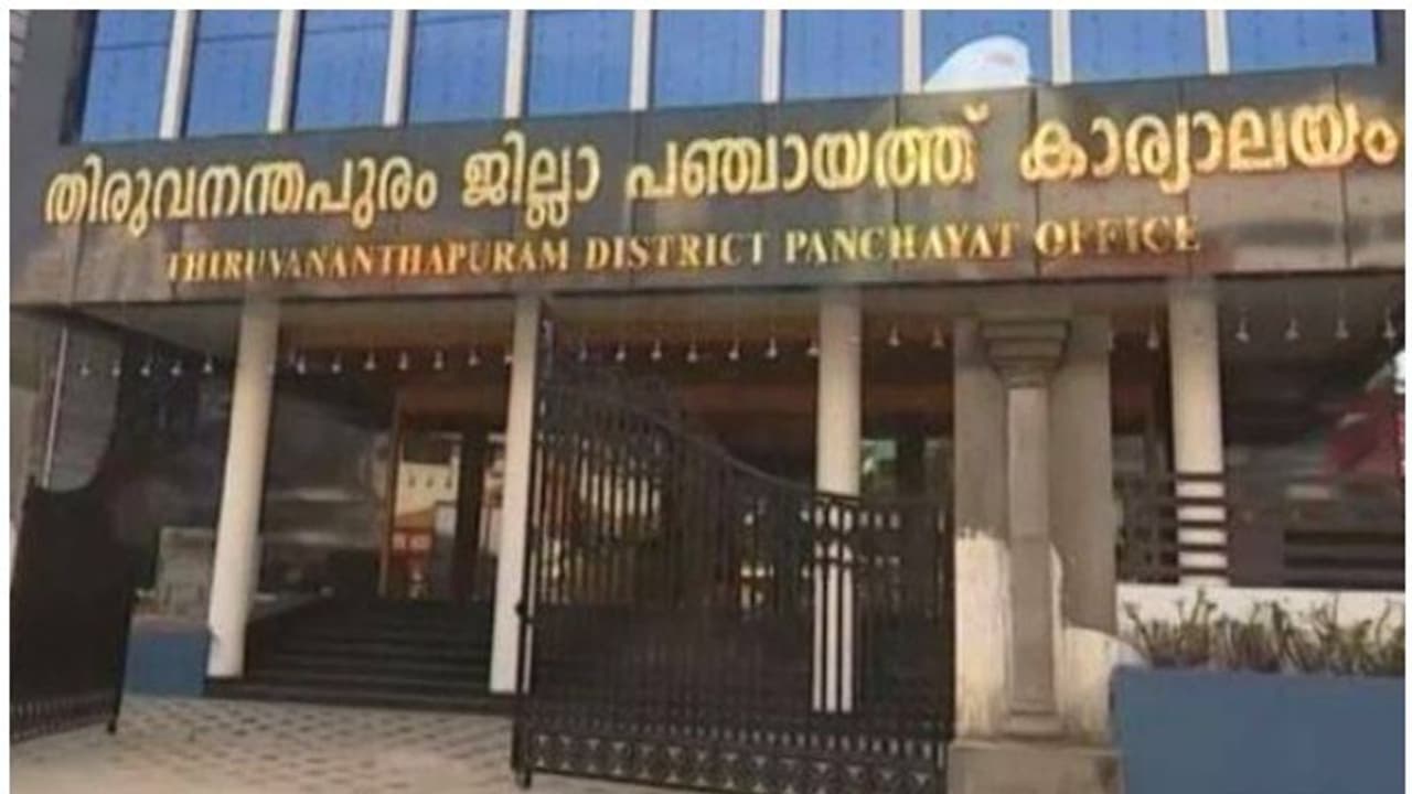 തിരുവനന്തപുരത്ത് ആദിവാസി പെണ്കുട്ടികളുടെ ആത്മഹത്യ; ഊരുകളിൽ മാനസികാരോഗ്യ പദ്ധതി തുടങ്ങാൻ ജില്ലാ പഞ്ചായത്ത് തിരുവനന്തപുരത്ത് ആദിവാസി പെണ്കുട്ടികളുടെ ആത്മഹത്യ; ഊരുകളിൽ മാനസികാരോഗ്യ പദ്ധതി തുടങ്ങാൻ ജില്ലാ പഞ്ചായത്ത്