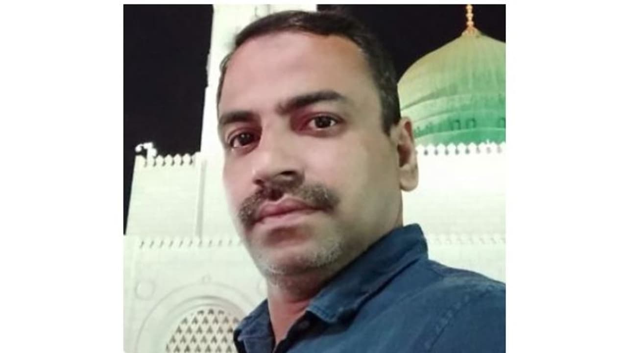 Expat Died: ഹൃദയാഘാതം മൂലം മരിച്ച പ്രവാസിയുടെ മൃതദേഹം ഖബറടക്കി Expat Died: ഹൃദയാഘാതം മൂലം മരിച്ച പ്രവാസിയുടെ മൃതദേഹം ഖബറടക്കി