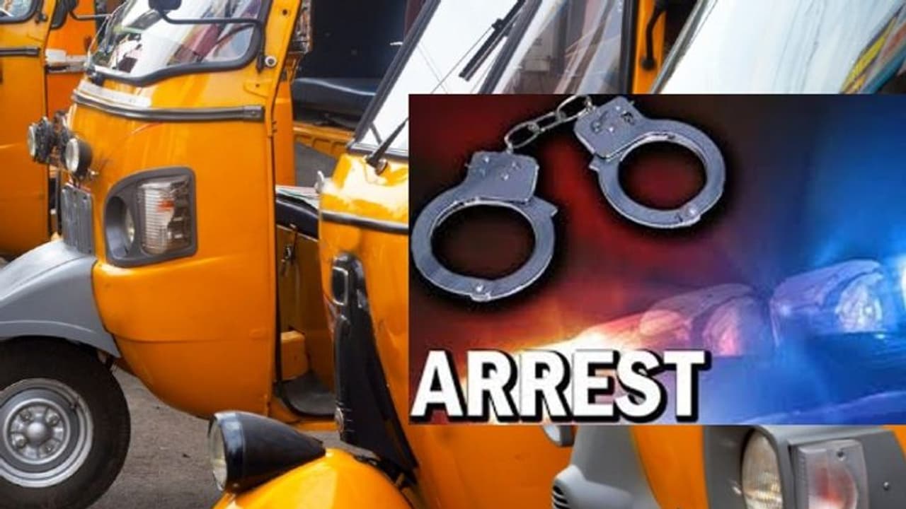 മോഷ്ടിച്ച ഓട്ടോയിലെ സ്റ്റീരിയോ വിൽക്കാൻ ശ്രമിക്കുന്നതിനിടെ മോഷ്ടാവ് പിടിയില് മോഷ്ടിച്ച ഓട്ടോയിലെ സ്റ്റീരിയോ വിൽക്കാൻ ശ്രമിക്കുന്നതിനിടെ മോഷ്ടാവ് പിടിയില്