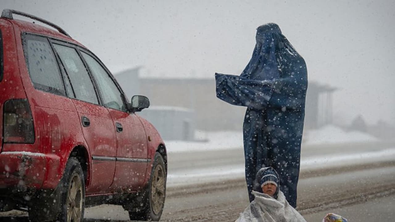 Afghanistan दूतावास के राजनयिकों को वेतन नहीं मिल रहा, आर्थिक तंगी के शिकार कर्ज लेकर चला रहे काम Afghanistan दूतावास के राजनयिकों को वेतन नहीं मिल रहा, आर्थिक तंगी के शिकार कर्ज लेकर चला रहे काम