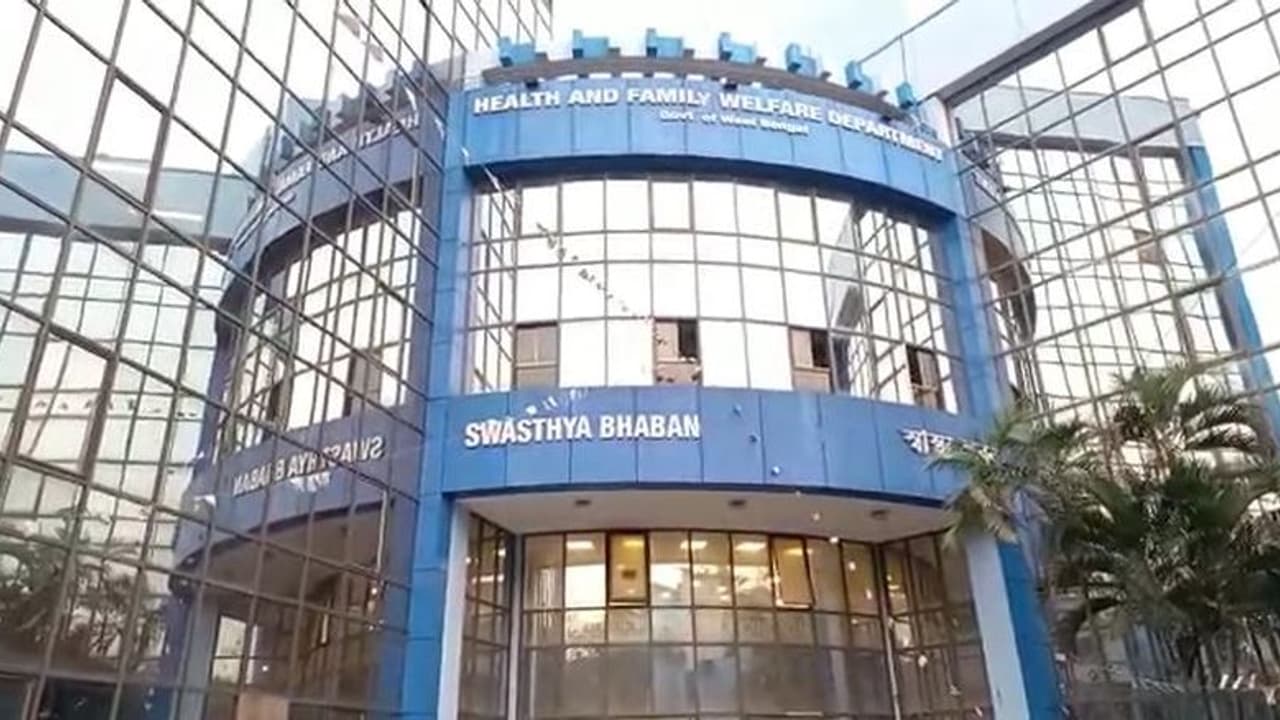 বকেয়া প্রায় ২০০ কোটি, স্বাস্থ্যসাথী কার্ড থেকে নিজেদের সরাতে স্বাস্থ্যভবনে চিঠি ২০টি নার্সিংহোমের বকেয়া প্রায় ২০০ কোটি, স্বাস্থ্যসাথী কার্ড থেকে নিজেদের সরাতে স্বাস্থ্যভবনে চিঠি ২০টি নার্সিংহোমের