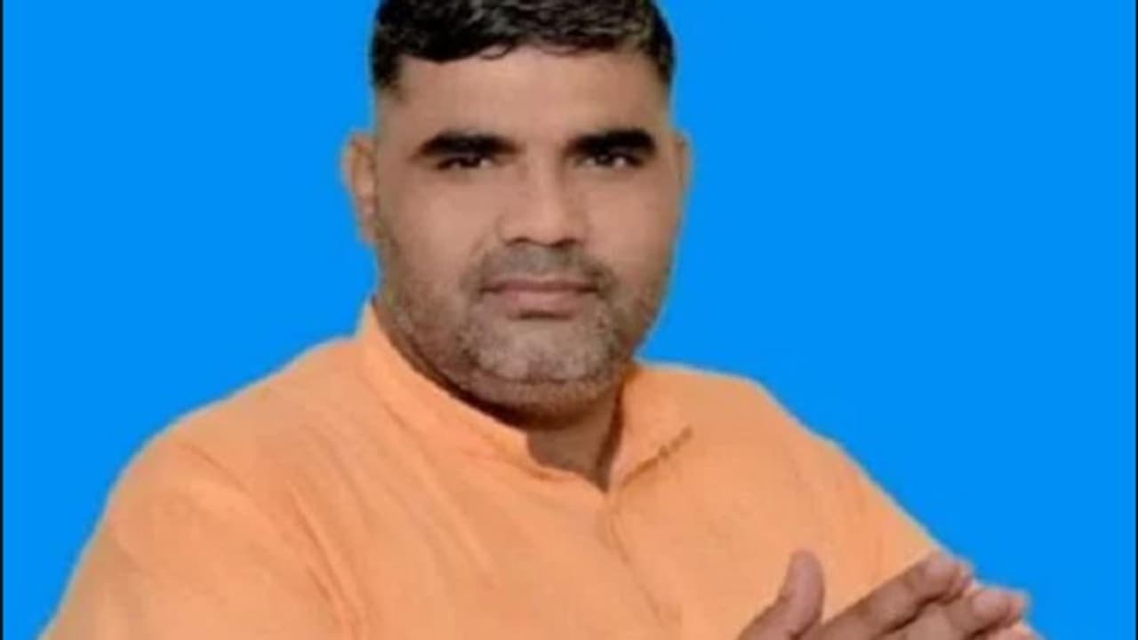 कैबिनेट मंत्री के प्रस्तावक व प्रधान की यूपी चुनाव से पहले कोकिलावन में दिनदहाड़े गोली मारकर हत्या कैबिनेट मंत्री के प्रस्तावक व प्रधान की यूपी चुनाव से पहले कोकिलावन में दिनदहाड़े गोली मारकर हत्या