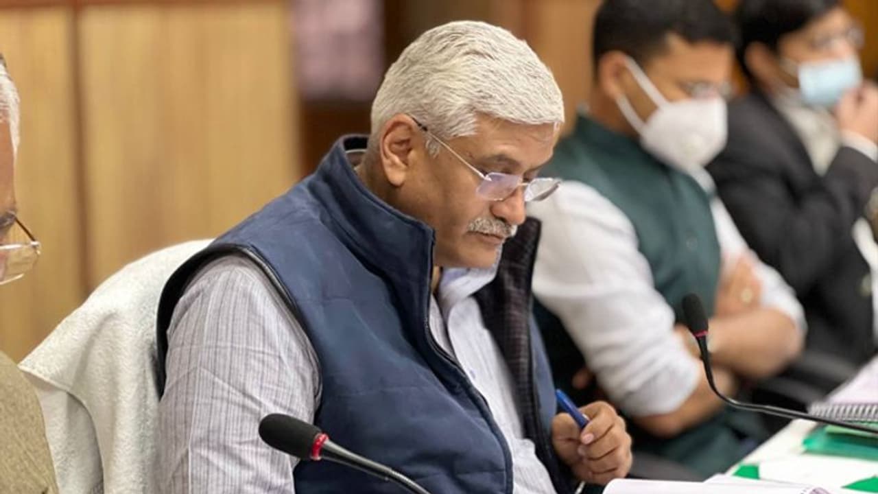 राजस्थान में केंद्रीय मंत्री ने SDM को लगाई फटकार, सुनाई खरी खोटी, कहा ज्यादा राजनीति करनी है तो नौकरी छोड़ दो राजस्थान में केंद्रीय मंत्री ने SDM को लगाई फटकार, सुनाई खरी खोटी, कहा ज्यादा राजनीति करनी है तो नौकरी छोड़ दो