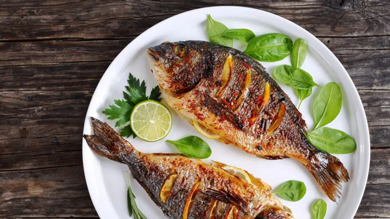 చేపలను తినడం వల్ల ఎన్ని లాభాలున్నాయో తెలుసా? చేపలను తినడం వల్ల ఎన్ని లాభాలున్నాయో తెలుసా?