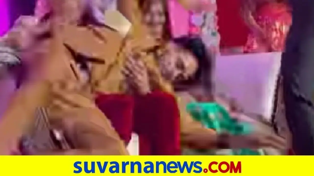 ತಮಾಷೆ ಮಾಡುತ್ತಾ ಮಧುಮಗನ ಮೇಲೆ ಆಯತಪ್ಪಿ ಬಿದ್ದ ಸ್ನೇಹಿತ... ವಿಡಿಯೋ ನೋಡಿ