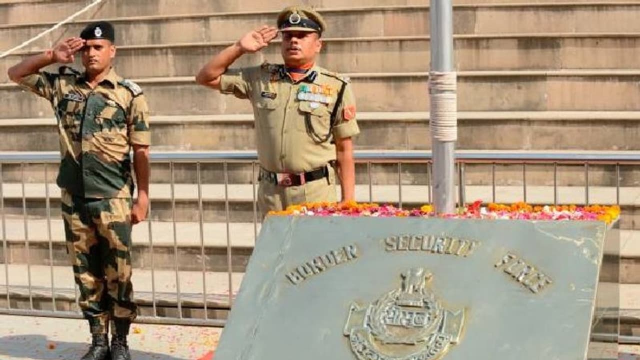 BSF Death: সার্ভিস রিভলবার থেকে গুলি চালিয়ে আত্মঘাতী বিএসএফ জওয়ান