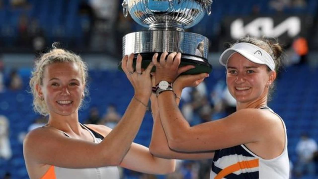 Australia Open: టోక్యో విజేతలు క్రెజికోవా సినికోవాలదే ఉమెన్స్ డబుల్స్ టైటిల్.. నాలుగో గ్రాండ్ స్లామ్ కైవసం..
