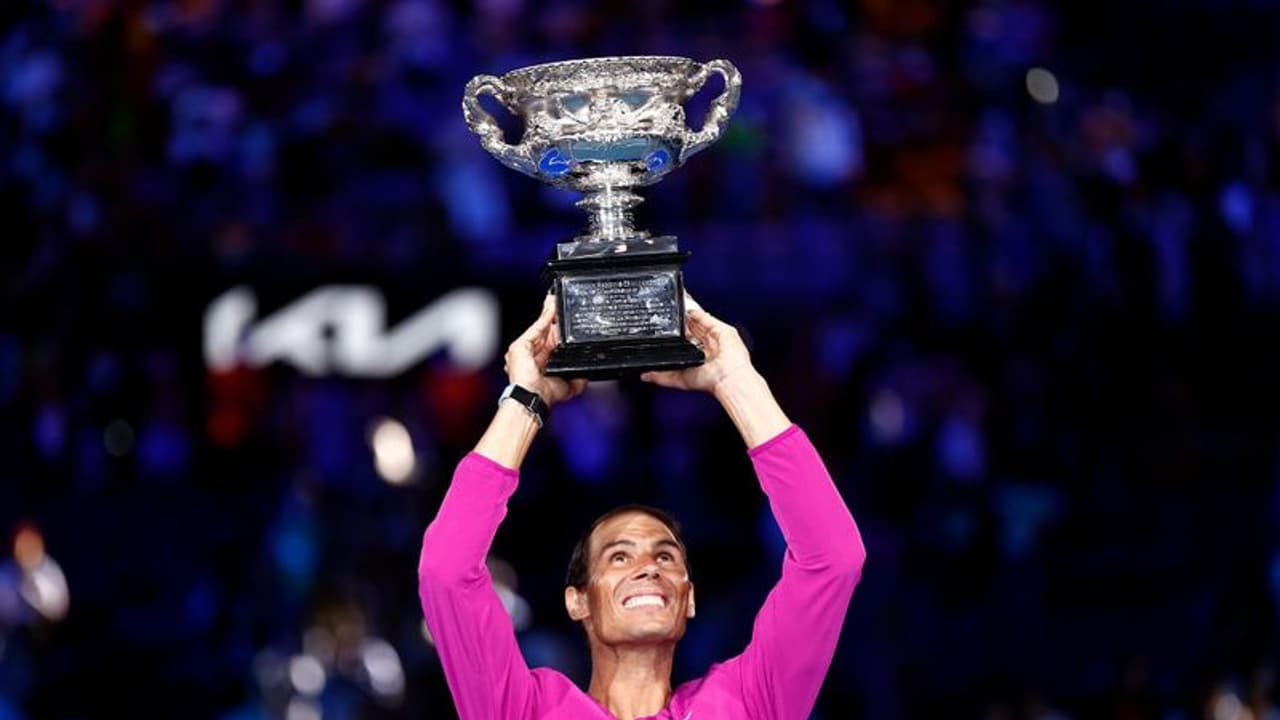 Australian Open : വീരോചിതം നദാലിന്റെ തിരിച്ചുവരവ്! ചരിത്രനേട്ടം; ഓസ്ട്രേലിയന് ഓപ്പണില് മെദ്വദേവ് വീണു Australian Open : വീരോചിതം നദാലിന്റെ തിരിച്ചുവരവ്! ചരിത്രനേട്ടം; ഓസ്ട്രേലിയന് ഓപ്പണില് മെദ്വദേവ് വീണു