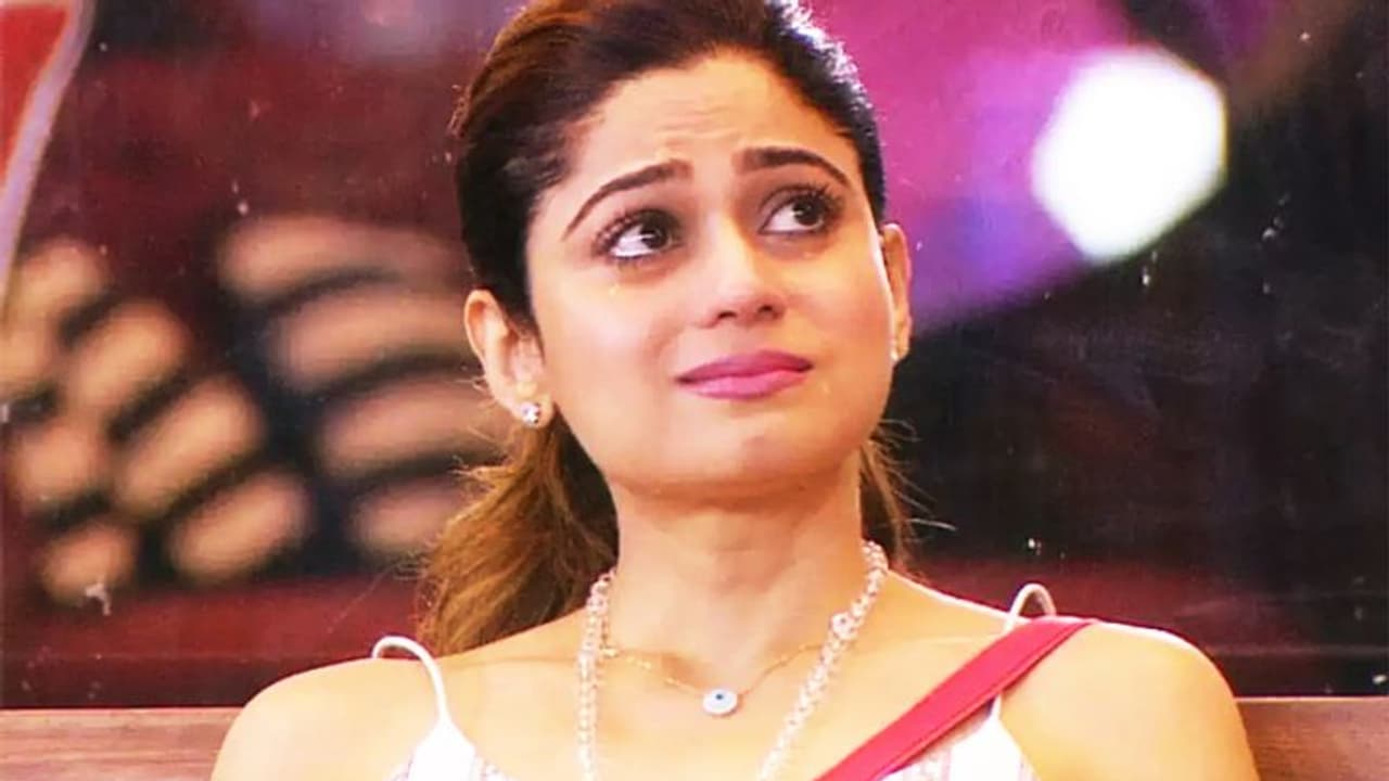 Bigg Boss 15 Grand Finale: विनर की रेस से बाहर हुईं Shamita Shetty, तीसरी बार भी किस्मत ने नहीं दिया साथ Bigg Boss 15 Grand Finale: विनर की रेस से बाहर हुईं Shamita Shetty, तीसरी बार भी किस्मत ने नहीं दिया साथ