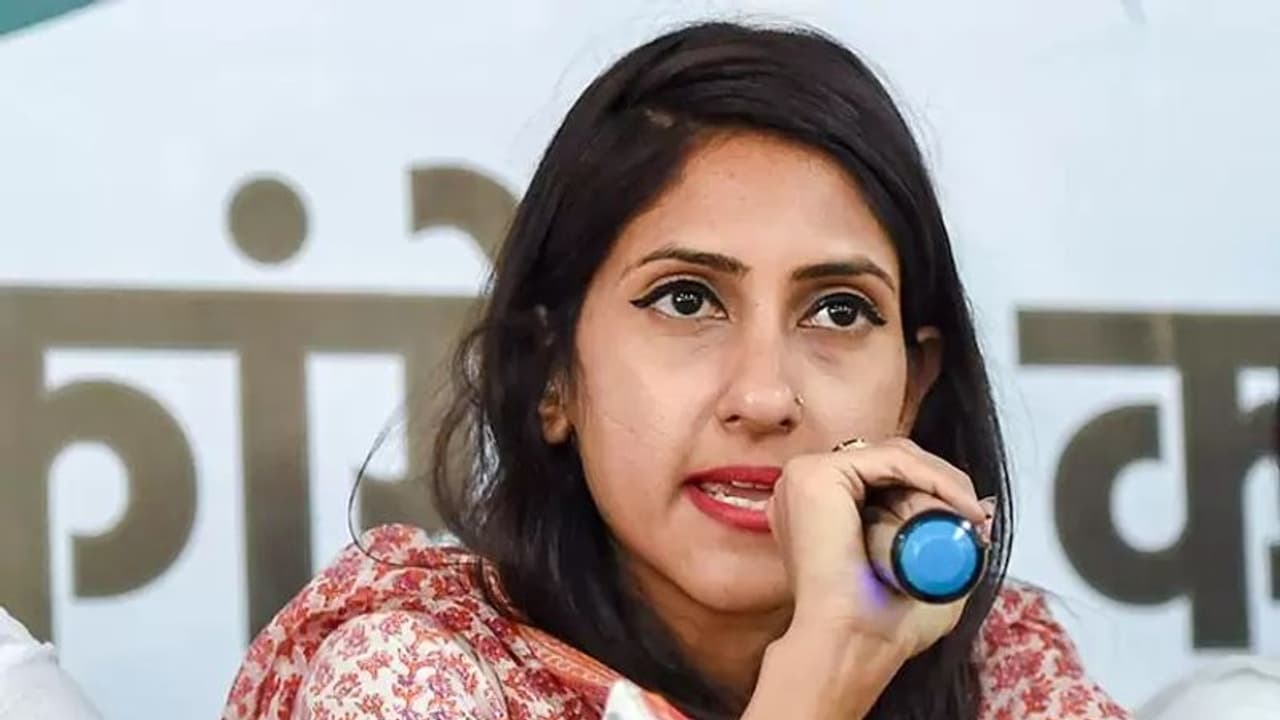 Special Story: कांग्रेस के किले में लगेगी सेंध, रायबरेली में अदिति सिंह लहराएंगी भगवा Special Story: कांग्रेस के किले में लगेगी सेंध, रायबरेली में अदिति सिंह लहराएंगी भगवा