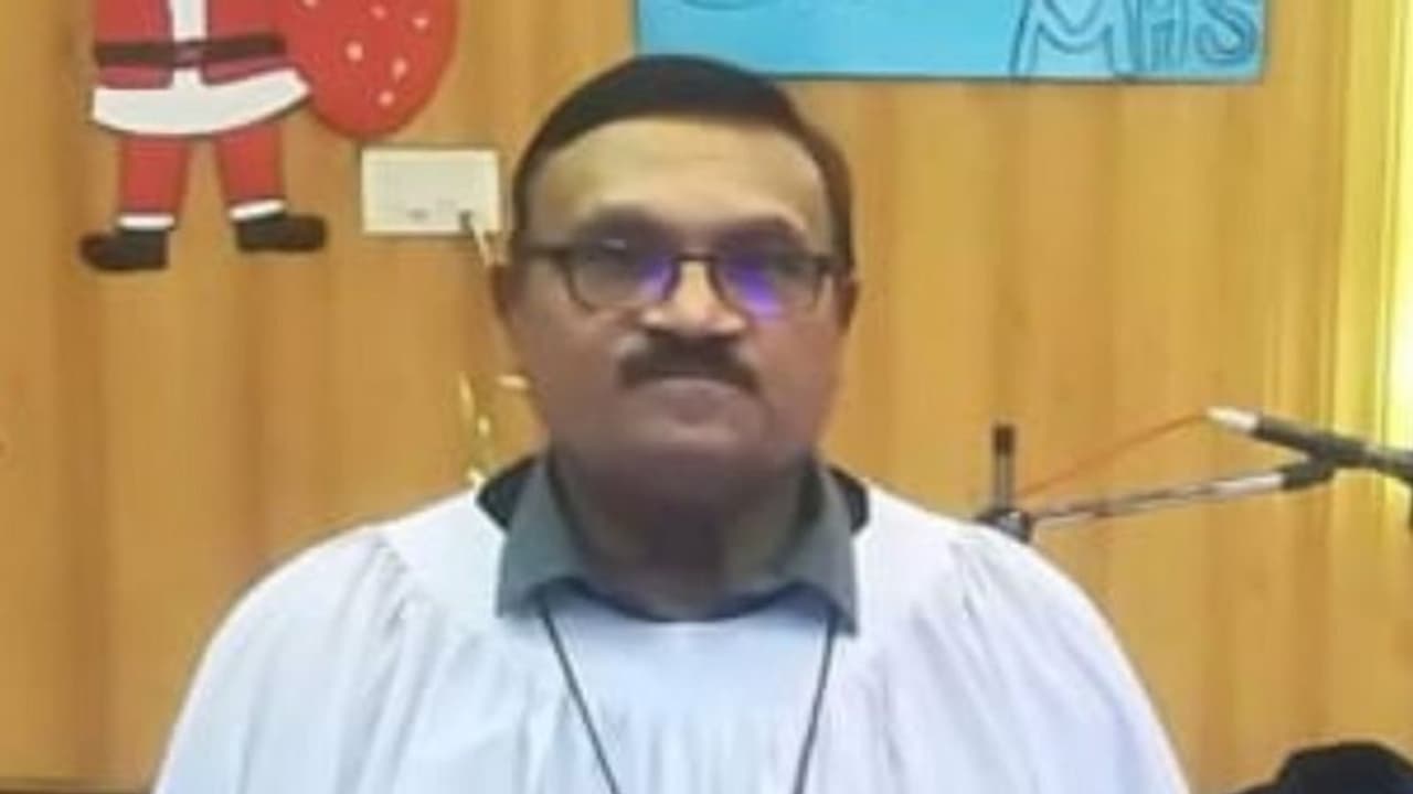 पाकिस्तान के पेशावर में ईसाई पादरी की गोली मारकर हत्या, एक अन्य घायल पाकिस्तान के पेशावर में ईसाई पादरी की गोली मारकर हत्या, एक अन्य घायल