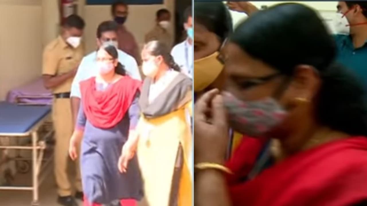 Mg University:കൈക്കൂലിക്കേസിൽ അറസ്റ്റിലായ എൽസി നേരത്തേയും മാർക്ക് തിരുത്തി;അന്വേഷണത്തിന് സിൻഡിക്കേറ്റ് ശുപാർശ Mg University:കൈക്കൂലിക്കേസിൽ അറസ്റ്റിലായ എൽസി നേരത്തേയും മാർക്ക് തിരുത്തി;അന്വേഷണത്തിന് സിൻഡിക്കേറ്റ് ശുപാർശ