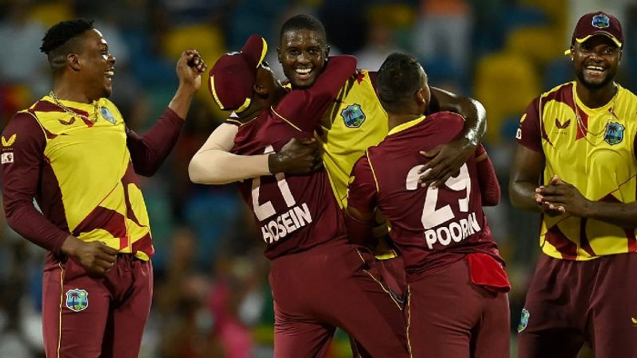 IND vs WI 2nd ODI: वेस्टइंडीज गेंदबाजों का शानदार कमबैक, भारत को 237/9 रनों पर रोका, सूर्या का अर्धशतक IND vs WI 2nd ODI: वेस्टइंडीज गेंदबाजों का शानदार कमबैक, भारत को 237/9 रनों पर रोका, सूर्या का अर्धशतक