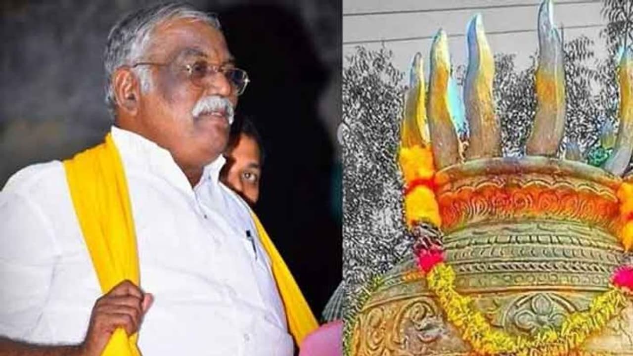 அமைச்சர் எ.வ.வேலு தேன் கூட்டில் கை வைத்துவிட்டார்.. வன்னியர் சங்க தலைவர் ஆவேசம்..! அமைச்சர் எ.வ.வேலு தேன் கூட்டில் கை வைத்துவிட்டார்.. வன்னியர் சங்க தலைவர் ஆவேசம்..!