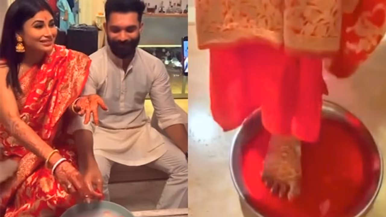 Mouni Roy ने पैरों की छाप लगाते हुए ससुराल में किया गृह प्रवेश, पति के साथ अंगूठी ढूंढती दिखी TV की नागिन Mouni Roy ने पैरों की छाप लगाते हुए ससुराल में किया गृह प्रवेश, पति के साथ अंगूठी ढूंढती दिखी TV की नागिन