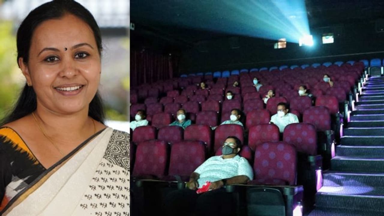 ബാറുകളും മാളുകളും തുറന്നിട്ട് തീയേറ്ററുകൾ അടയ്ക്കുന്നത് എന്തിനെന്ന് ഫെഫ്ക ബാറുകളും മാളുകളും തുറന്നിട്ട് തീയേറ്ററുകൾ അടയ്ക്കുന്നത് എന്തിനെന്ന് ഫെഫ്ക