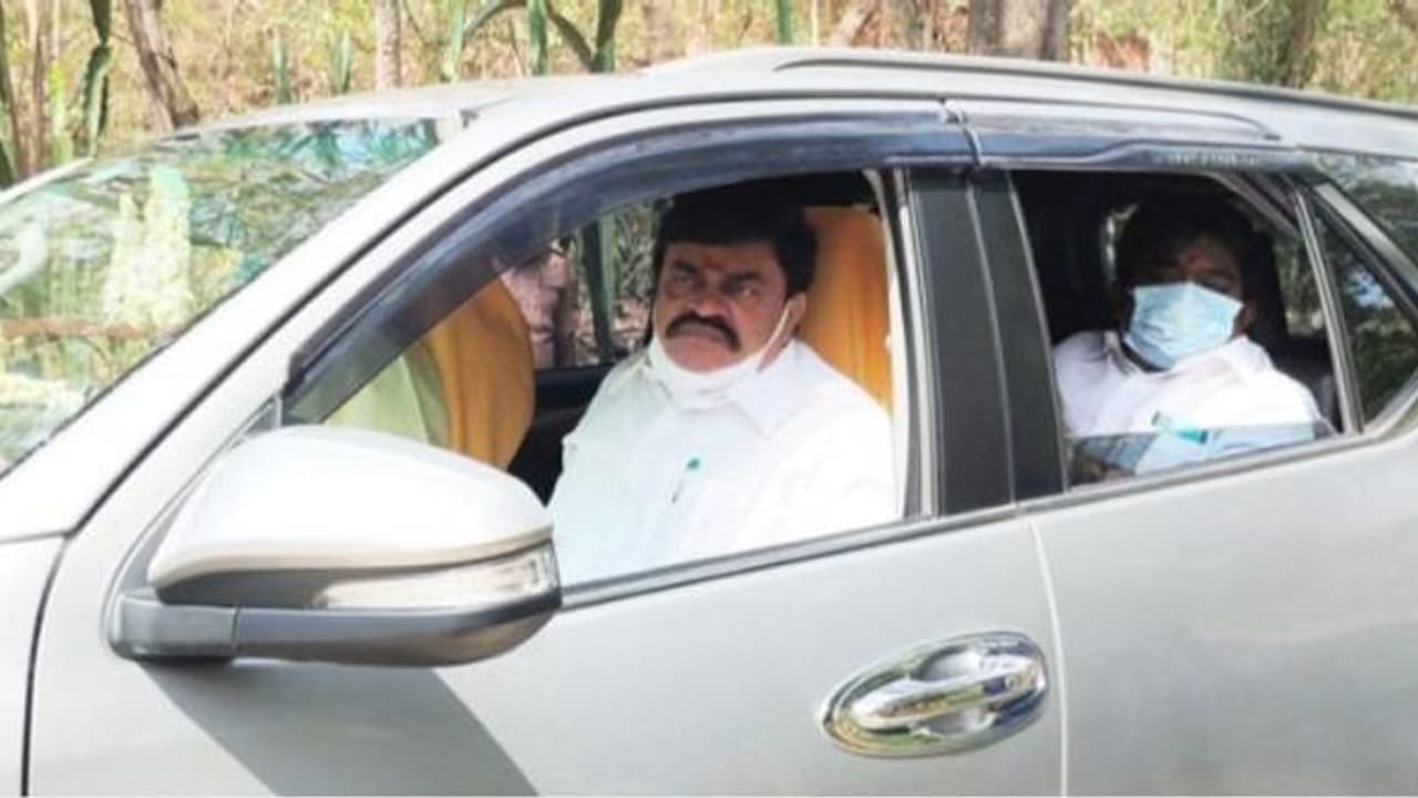 பணமோசடி வழக்கு..விசாரணைக்கு ஆஜரான கே.டி.ஆர்..திருப்பி அனுப்பிய போலீசார்.. என்ன நடந்தது..?