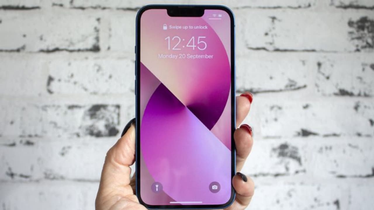 iPhone 13 mini price cut :ഐഫോണ്‍ 13 മോഡല്‍ വന്‍ വിലക്കുറവില്‍ വാങ്ങാം; ഓഫര്‍ ഇങ്ങനെ