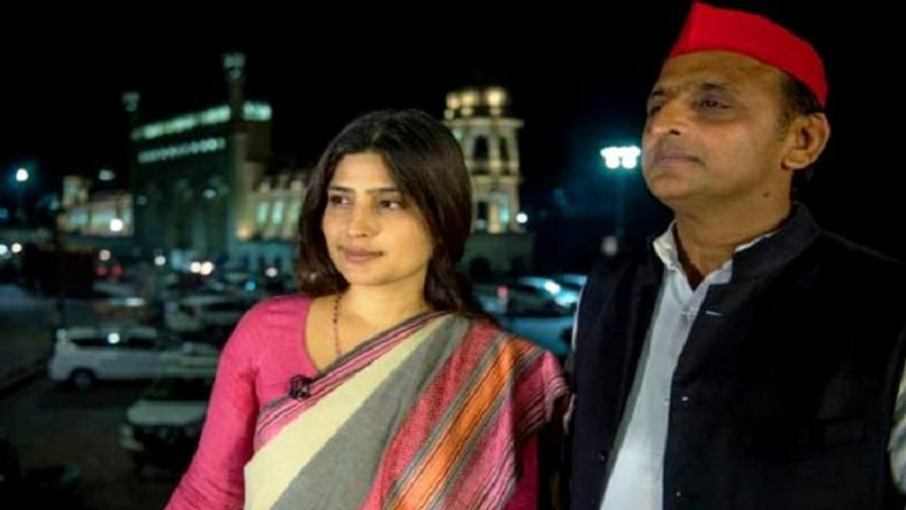 यूपी चुनाव: खुद मुलायम को कर्ज देकर डिंपल के कर्जदार हैं अखिलेश, 3 साल में घटी आय लेकिन संपत्ति में बढ़ोत्तरी यूपी चुनाव: खुद मुलायम को कर्ज देकर डिंपल के कर्जदार हैं अखिलेश, 3 साल में घटी आय लेकिन संपत्ति में बढ़ोत्तरी