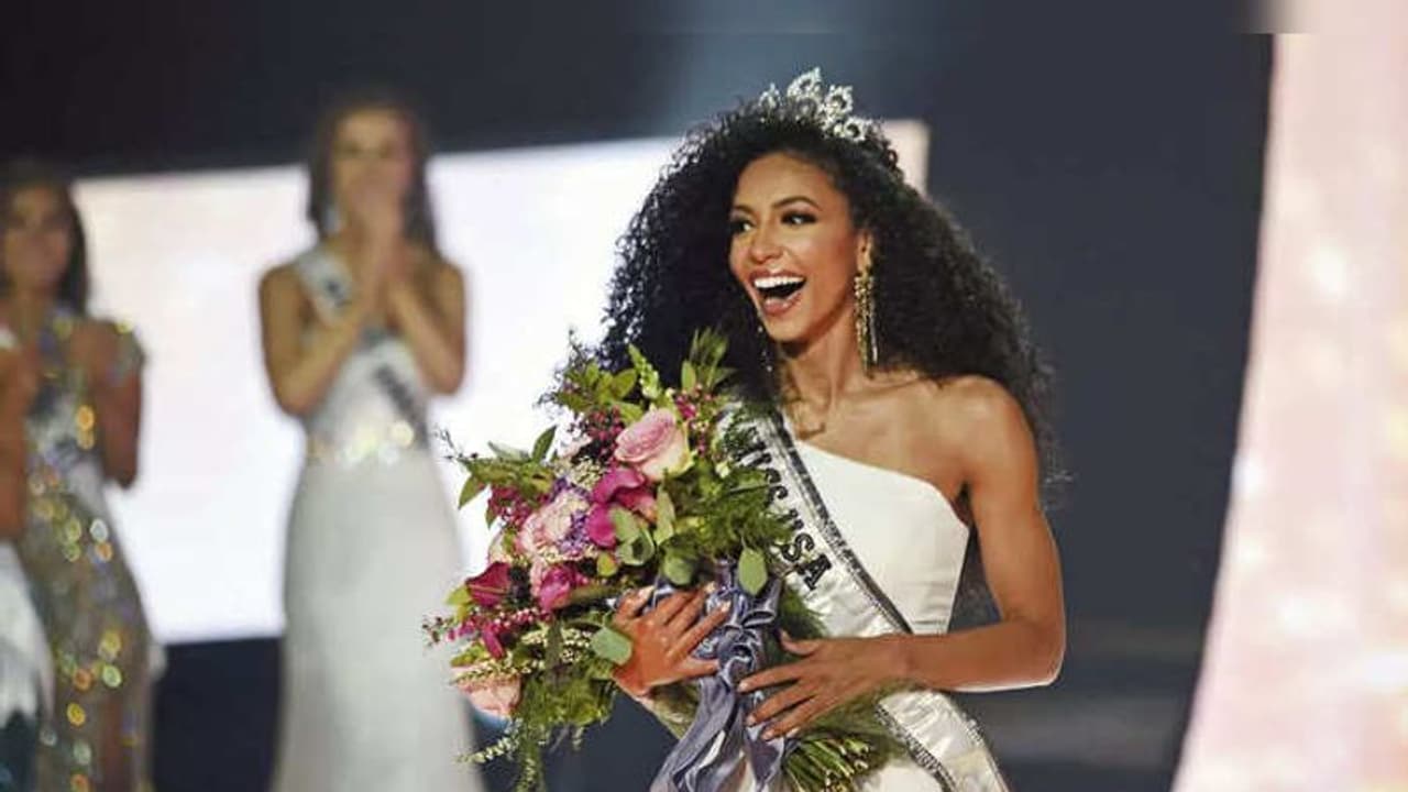 அதிர்ச்சி..! ’மிஸ் அமெரிக்கா’அழகி மரணம்.. 60 மாடி கொண்ட கட்டிடத்தில் இருந்து குதித்து தற்கொலை.. அதிர்ச்சி..! ’மிஸ் அமெரிக்கா’அழகி மரணம்.. 60 மாடி கொண்ட கட்டிடத்தில் இருந்து குதித்து தற்கொலை..