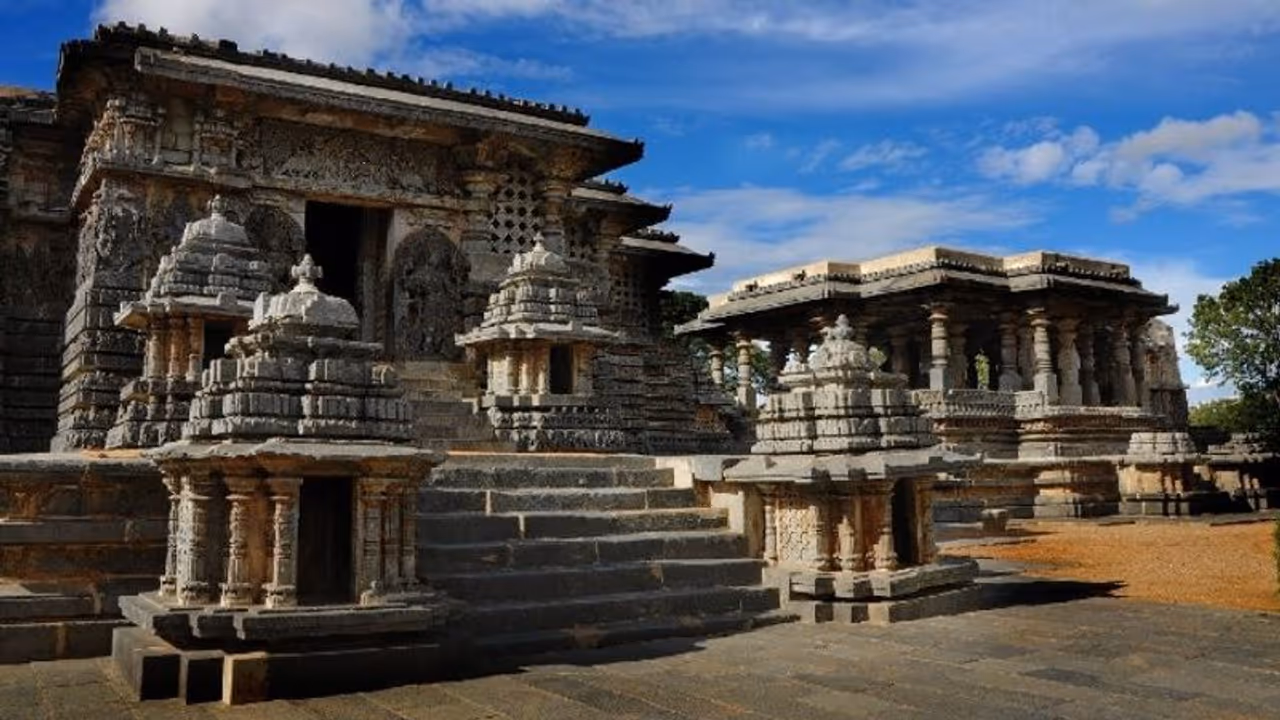 ভারতের জন্য বড় দিন, কর্নাটকের হোয়াশালাদের তৈরি প্রাচীন তিনটি মন্দির স্থান পেতে চলেছে ওয়ার্ল্ড হেরিটেজে ভারতের জন্য বড় দিন, কর্নাটকের হোয়াশালাদের তৈরি প্রাচীন তিনটি মন্দির স্থান পেতে চলেছে ওয়ার্ল্ড হেরিটেজে