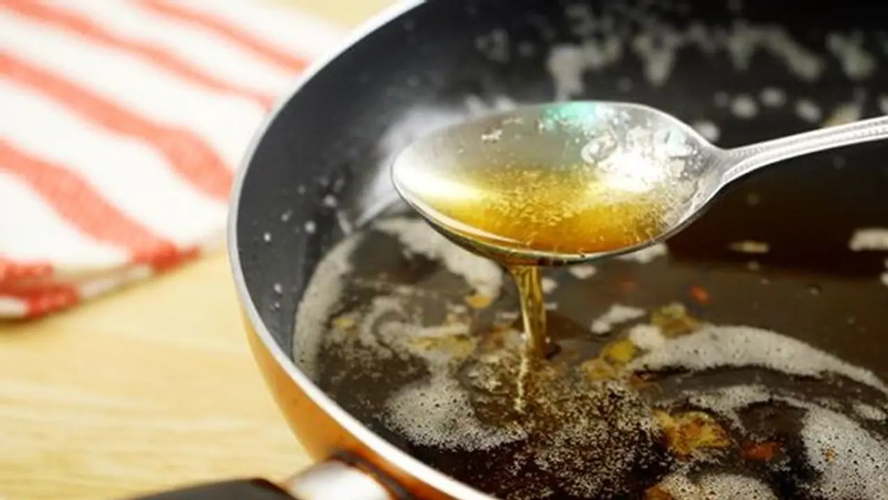 Never reuse cooking oil : ഉപയോ​ഗിച്ച എണ്ണ വീണ്ടും ഉപയോ​ഗിക്കാറുണ്ടോ? എങ്കിൽ ഒന്ന് ശ്രദ്ധിക്കൂ