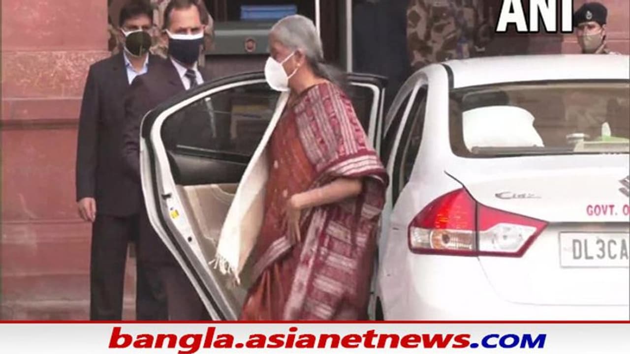 Union Budget 2022 : প্রতীক্ষার অবসান, অর্থমন্ত্রক থেকে বেরিয়ে রাষ্ট্রপতি ভবনে অর্থমন্ত্রী